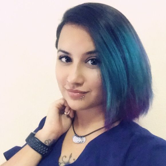 Meet your Posher, Sondra - Picture 2 of 2